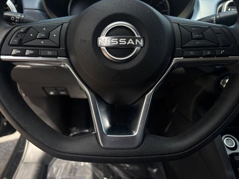 Used 2025 Nissan Versa SV FWD image 28