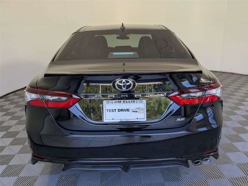 Used 2024 Toyota Camry SE FWD image 7