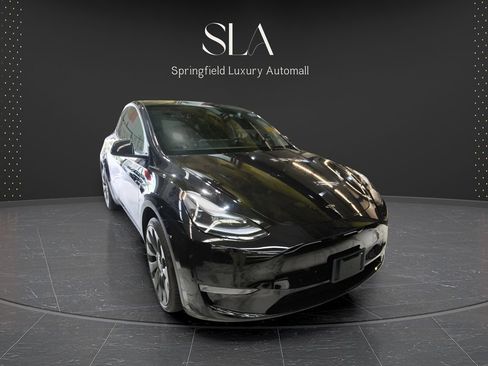 Used 2023 Tesla Model Y Long Range AWD/4WD image 1