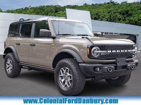 Certified 2025 Ford Bronco Badlands AWD/4WD image 1