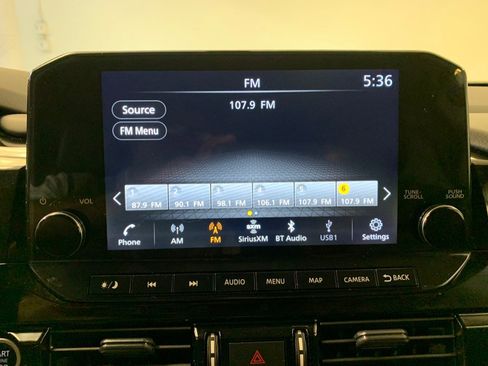 Used 2024 Nissan Pathfinder SL AWD/4WD image 26