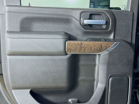 Used 2022 GMC Sierra 3500 Denali w/ Denali Ultimate Package image 19