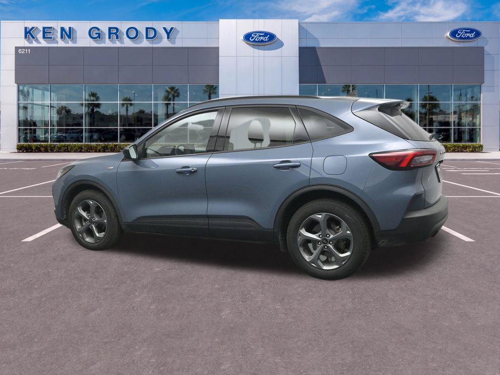 Used 2025 Ford Escape ST-Line w/ Equipment Group 301A FWD image 3