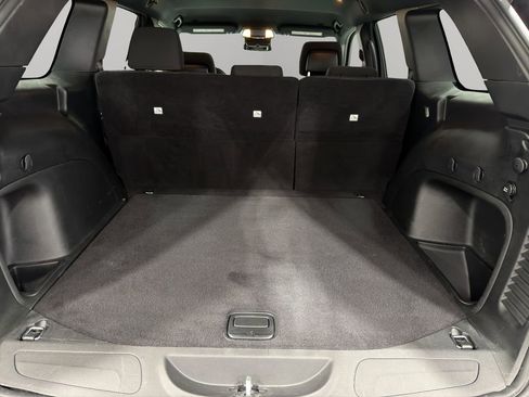 Used 2021 Jeep Grand Cherokee Laredo image 9