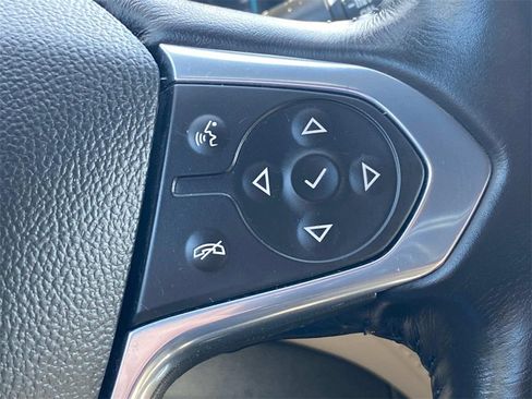 Used 2022 Chevrolet Traverse LT image 30