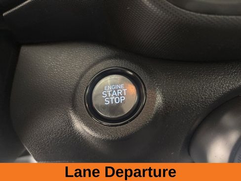 Used 2025 Hyundai Venue Limited image 13