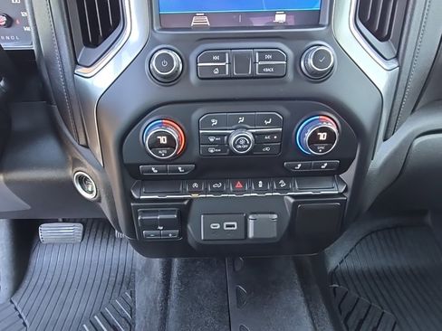 Used 2021 Chevrolet Silverado 1500 RST image 15