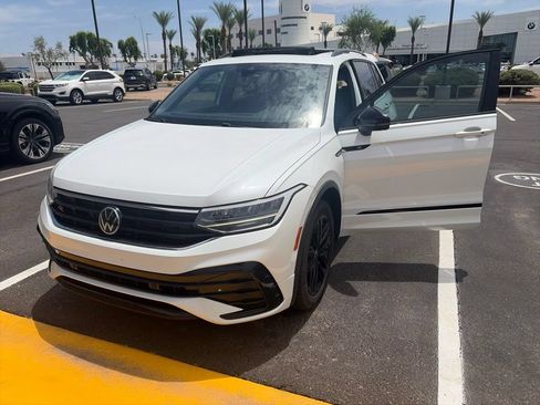 Used 2022 Volkswagen Tiguan SE R-Line FWD image 13