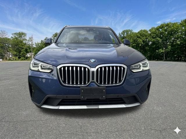 Used 2024 BMW X3 xDrive30i w/ Premium Package w/ZPA AWD/4WD image 3