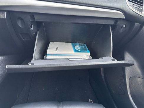 Used 2018 MAZDA MAZDA3 Touring image 32