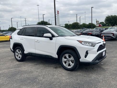 Certified 2021 Toyota RAV4 XLE w/ Convenience Package FWD image 2