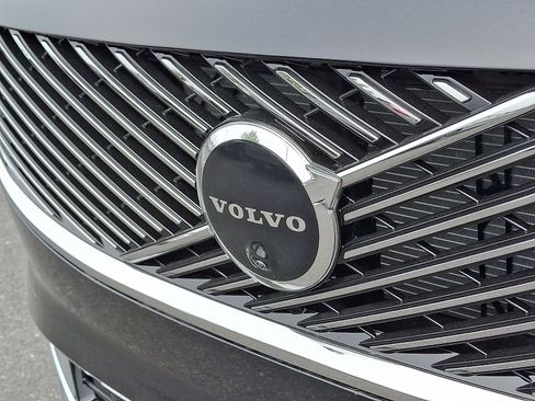 New 2026 Volvo XC90 B6 Plus w/ Protection Package Premier AWD/4WD image 23