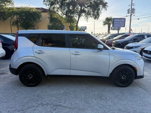 Used 2020 Kia Soul LX FWD image 5