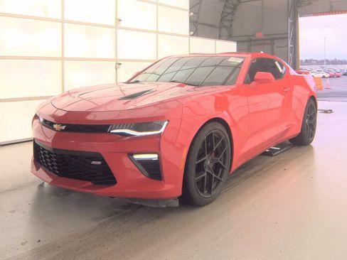 Used 2018 Chevrolet Camaro SS image 2