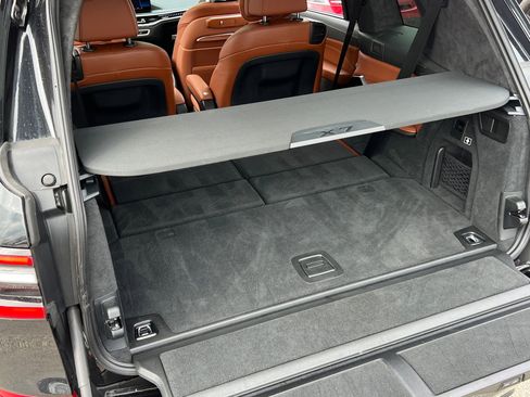 Used 2023 BMW X7 M60i image 24