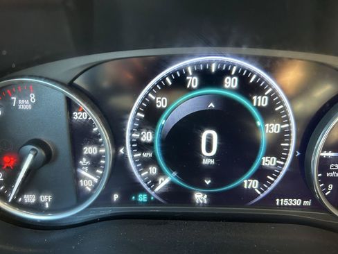 Used 2018 Buick Enclave Avenir w/ Avenir Technology Package AWD/4WD image 23