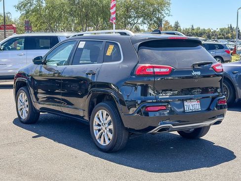 Used 2016 Jeep Cherokee Overland w/ Technology Group AWD/4WD image 2