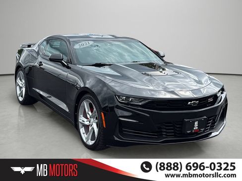Used 2021 Chevrolet Camaro SS RWD image 6