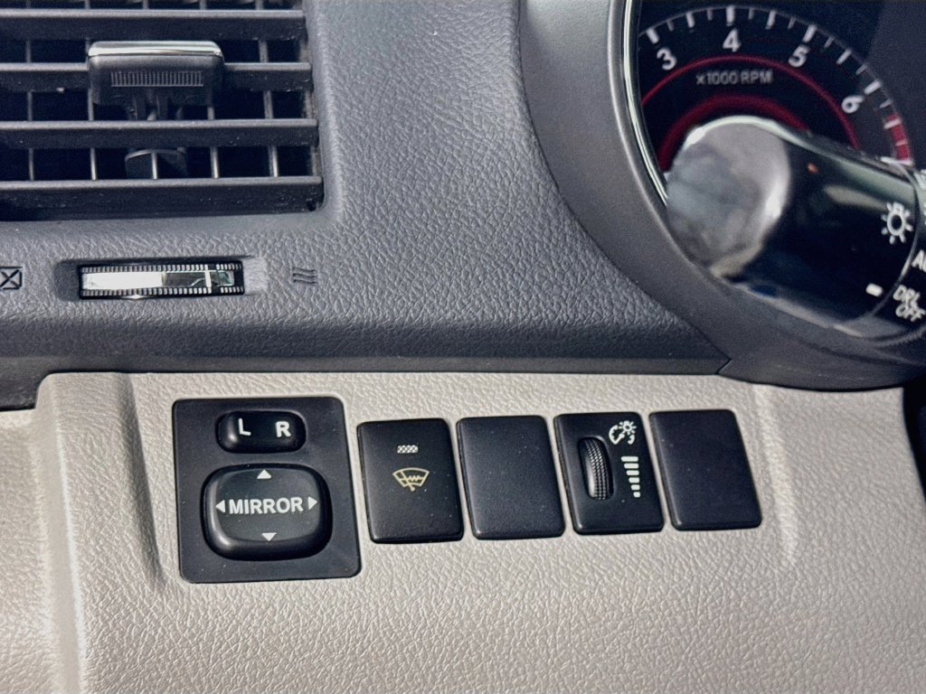 Used 2010 Toyota Highlander SE AWD/4WD image 10