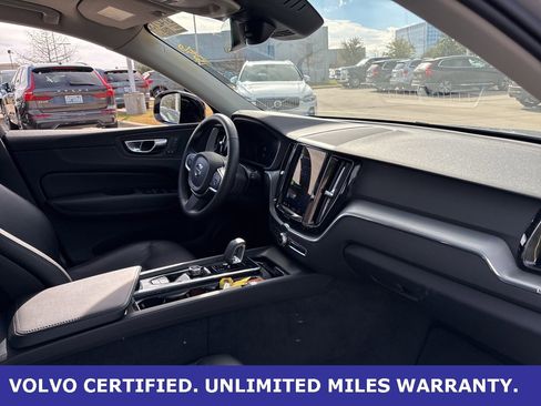 Certified 2025 Volvo XC60 B5 Core image 12