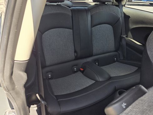 Used 2018 MINI Cooper S image 15