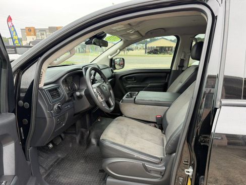 Used 2021 Nissan Titan S RWD image 10