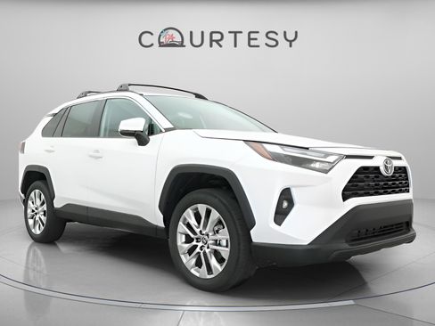 New 2025 Toyota RAV4 XLE Premium w/ Weather Package AWD/4WD image 29
