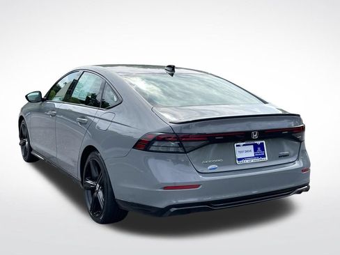 Used 2025 Honda Accord Sport image 4