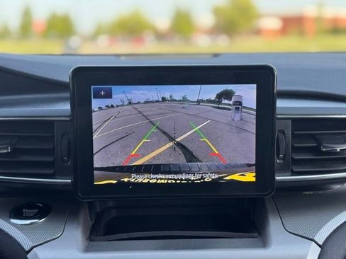 Used 2022 Ford Explorer XLT w/ Equipment Group 202A AWD/4WD image 20
