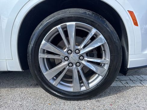 Used 2024 Cadillac XT6 Premium Luxury image 9