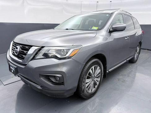 Used 2017 Nissan Pathfinder SV w/ SV Tech Package AWD/4WD image 3
