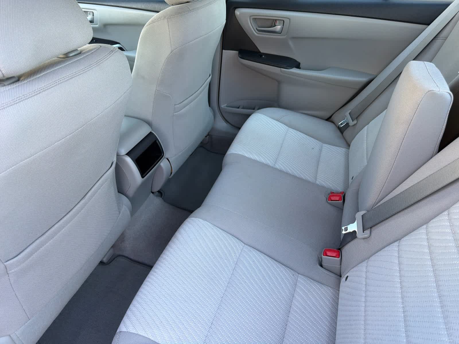 Used 2017 Toyota Camry LE FWD image 4