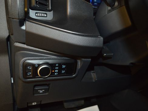 Used 2023 Ford Bronco Wildtrak image 16