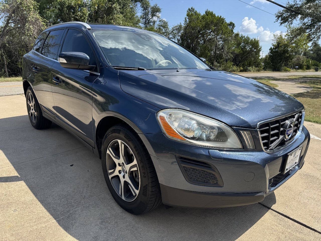 Used 2012 Volvo XC60 T6 AWD/4WD image 2