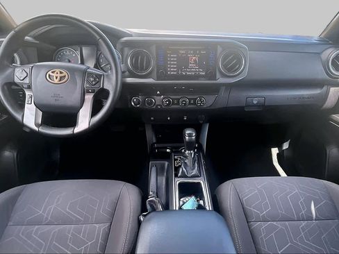 Used 2017 Toyota Tacoma TRD Off-Road w/ Tow Package (A/T) AWD/4WD image 14