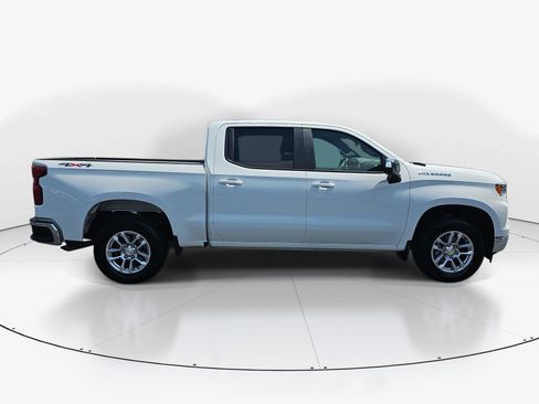 Used 2023 Chevrolet Silverado 1500 LT AWD/4WD image 2