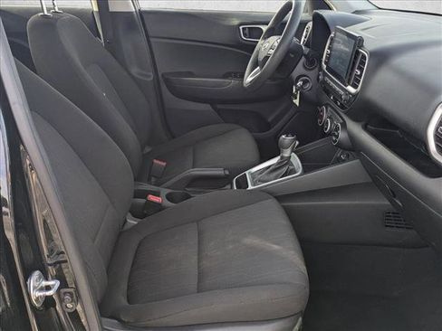 Used 2021 Hyundai Venue SE image 19
