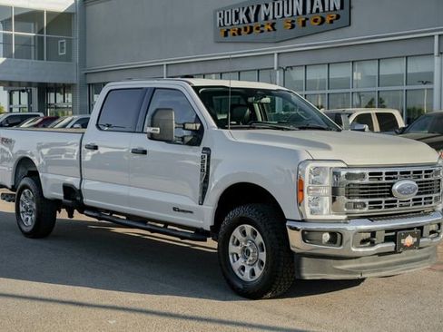 Used 2023 Ford F250 XLT w/ FX4 Off-Road Package image 3