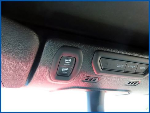Used 2023 Jeep Wrangler Unlimited Sahara AWD/4WD image 20