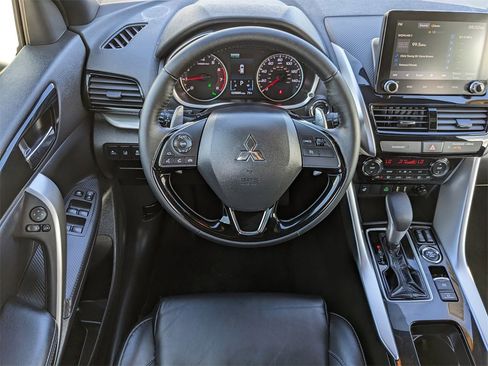 Used 2023 Mitsubishi Eclipse Cross SEL image 17