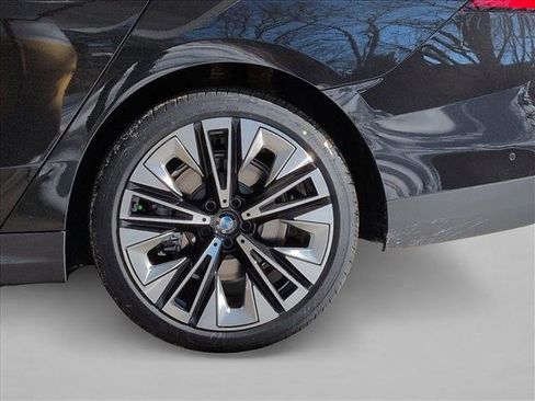 New 2026 BMW 530i xDrive w/ Premium Package image 10