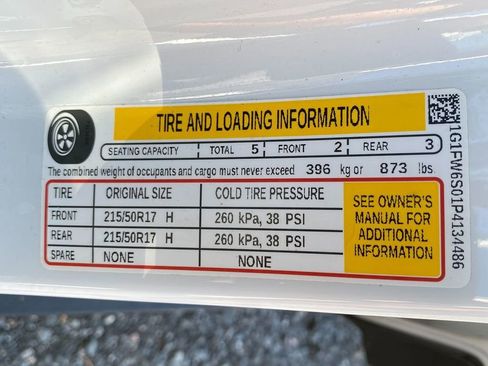 Used 2023 Chevrolet Bolt LT image 30