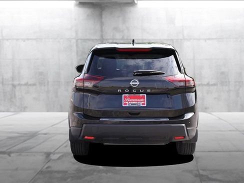Certified 2026 Nissan Rogue SV FWD image 6