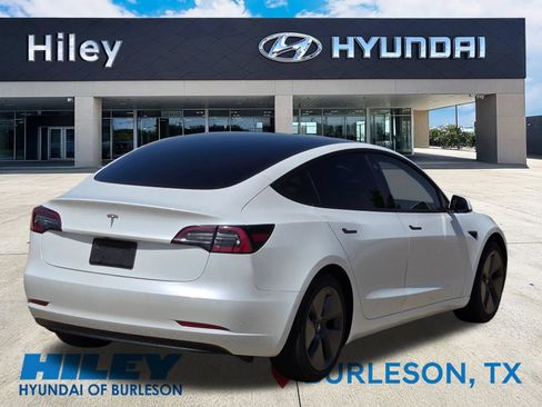 Used 2021 Tesla Model 3 Standard Range Plus RWD image 4
