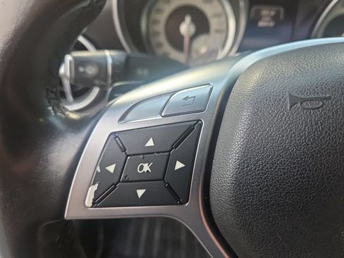 Used 2015 Mercedes-Benz SLK 250 w/ Premium Package image 19