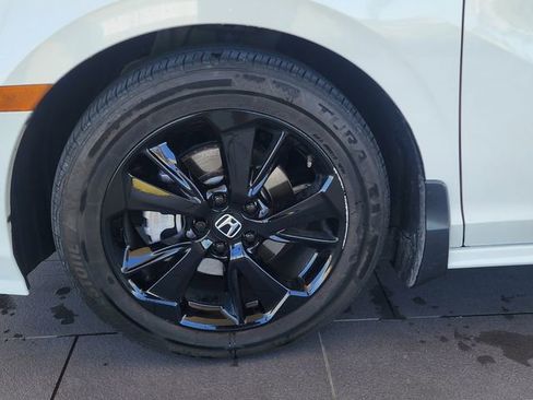 Used 2024 Honda Odyssey Sport image 12