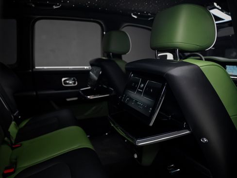 Used 2024 Rolls-Royce Cullinan w/ Cullinan Package AWD/4WD image 76