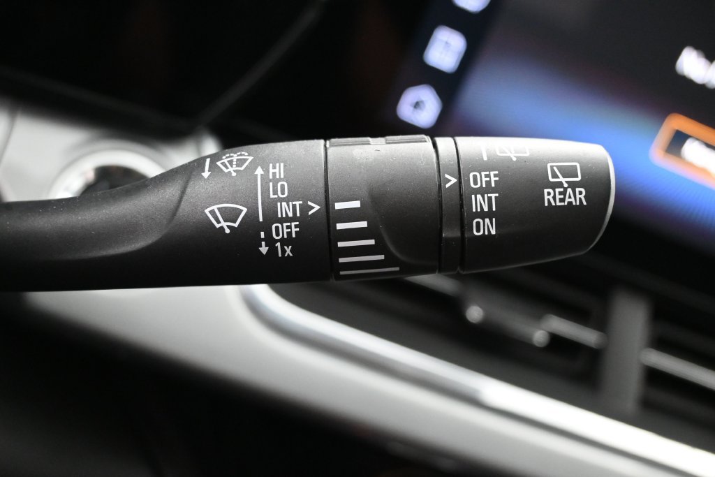 Used 2024 Chevrolet Trax LT FWD image 16