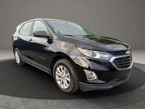 Used 2020 Chevrolet Equinox LS FWD image 3