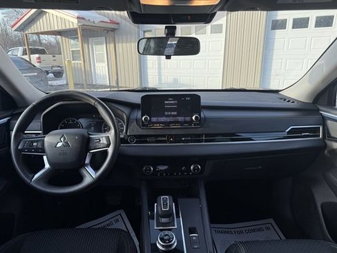 Used 2022 Mitsubishi Outlander ES image 33
